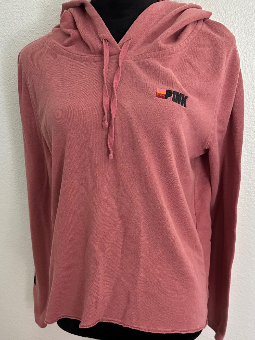 VS PINK PULLOVER HOODIE SEMI-CROPPED SWEATSHIRT. LARGE